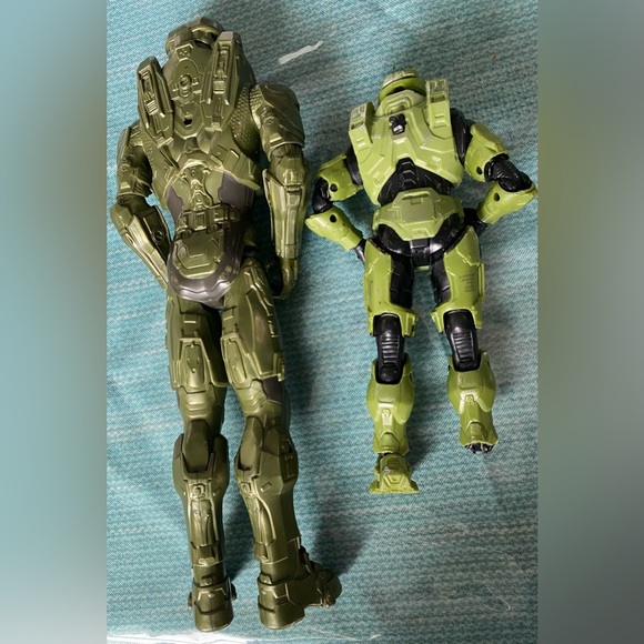 Lot Of 2 Master Chief Action Figures - Picture 2 of 4